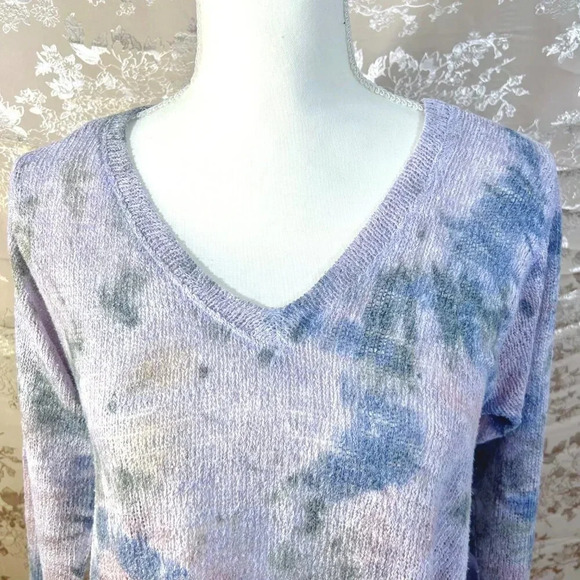 Nally & Millie Purple Floral Watercolor Knit Sweater Women's Size M - Picture 2 of 5